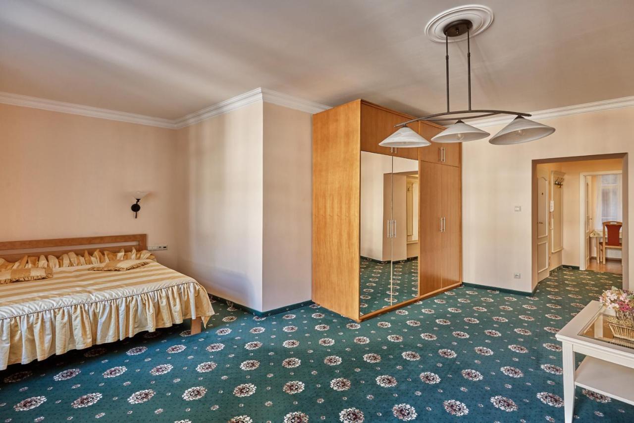 Evergreen Apartments Hotel Karlsbad Exterior foto